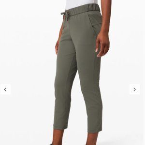 Never Been Worn LULULEMON Green On the Fly Pants